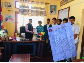 मुल्य वृद्धि फिर्ताको माग गर्दै अनेरास्ववियु बैतडीले बुझायो प्रधानमन्त्रीलाइ ज्ञापन पत्र